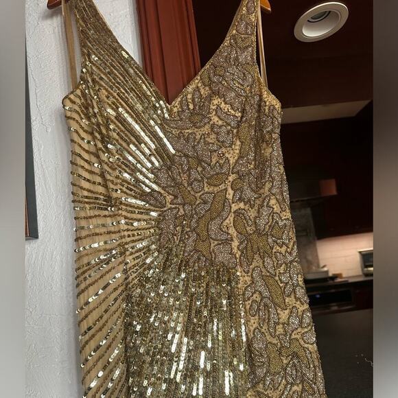 Mac Duggal Beaded Floral Sleeveless Gown v neck sequin evening formal dress 10 - Picture 5 of 10